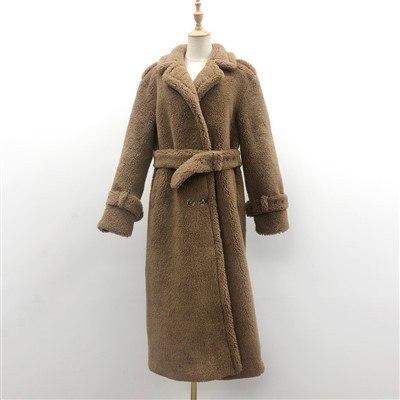 ভেড়ার উল কোট